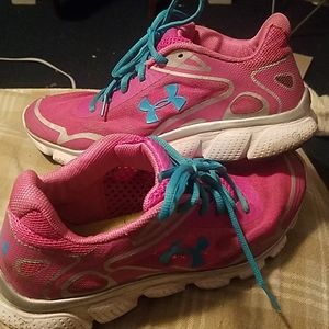 Size 8.5 Underaumor running shoes